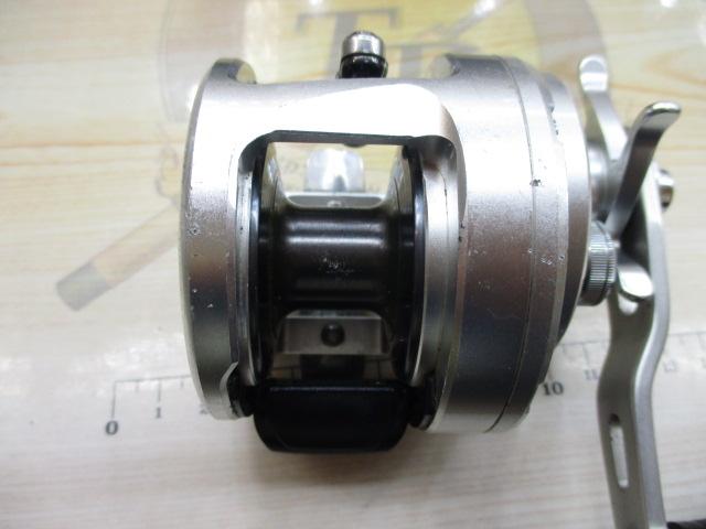SHIMANO - シマノ　オシアカルカッタ300HG 中古 SHIMANO】シマノ『10オシアカルカッタコンクエスト300 タイプJ