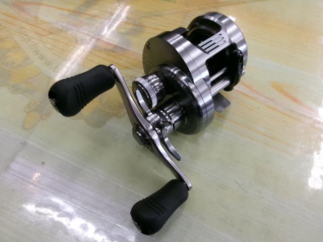シマノ 20カルカッタコンクエストDC 100 美品 シマノ(SHIMANO) 20カルカッタ コンクエスト DC 100 RIGHT