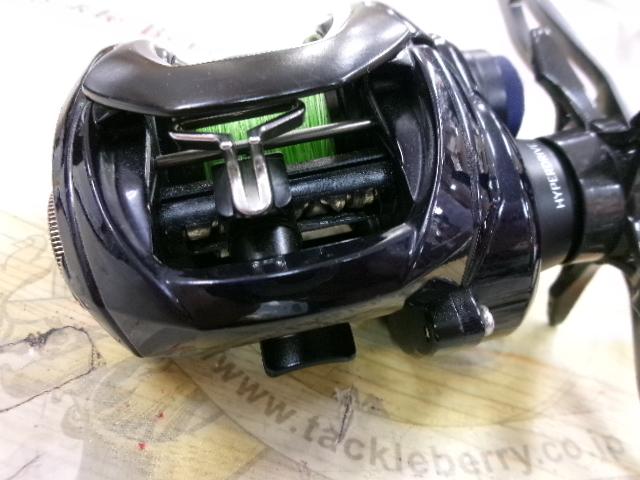 【美品】ダイワ ソルティスト 100XHL 中古品 ダイワ ベイトリール 23ソルティスト SV TW 80XHL PE SPECIAL(左