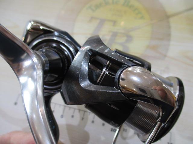 最高傑作　新品　未使用　24 LUVIAS LT2500S 24ルビアス LT2500S-XH｜＠ベリーネット 日本最大新品中古釣具