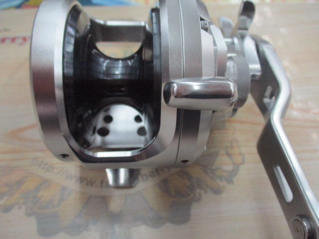 シマノ(SHIMANO) 17 オシアジガー 2000NR-HG 右巻き 036711