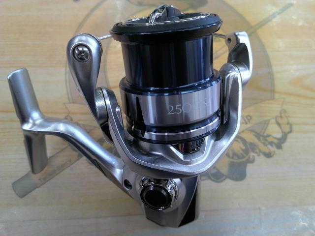 未使用級】 SHIMANO シマノ STRADIC ストラディック 2500S