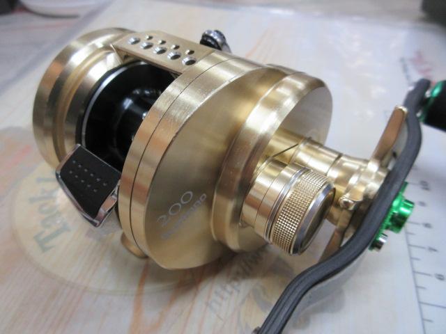 SHIMANO シマノ 14カルカッタコンクエスト200 右 - メルカリ