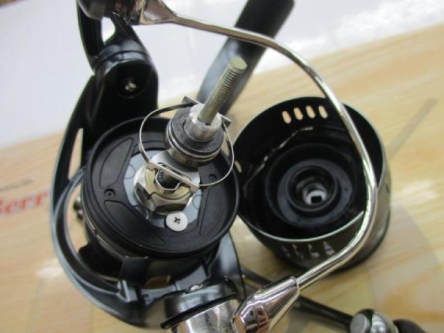 ダイワ スピニングリール 23エアリティ(AIRITY) ST SF2000SS-H