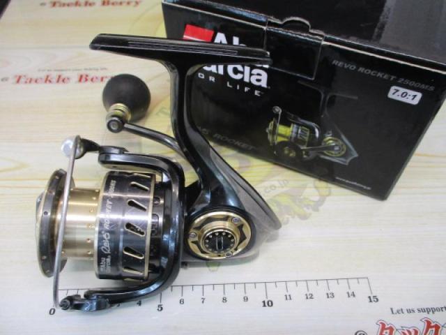 Amazon | アブガルシア(Abu Garcia) スピニングリール REVO