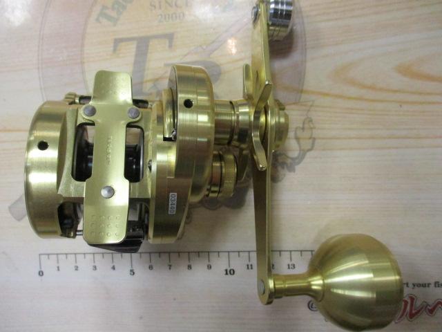 15カルカッタコンクエスト201HG シマノ(SHIMANO) 15カルカッタ コンクエスト 201HG(左) ○完売し