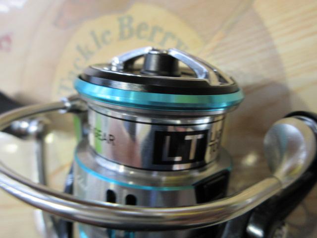 美品　19エメラルダスLT2500S-H-DH Amazon | ダイワ(DAIWA) 一般 スピニングリール 19 エメラルダス