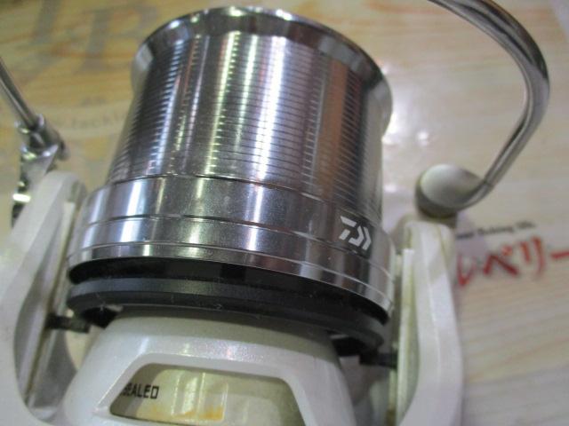 美品⭐︎ウィンドサーフ35細糸 Amazon | ダイワ(DAIWA) スピニングリール(投げ・遠投) 17