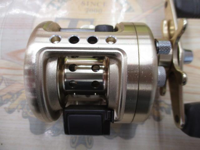 Shimano CALCUTTA 　50xt Shimano CALCUTTA 50XT Right Handle Made In Japan Very Good