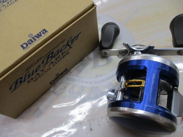 ダイワ BLUE BACKER ベイエリアスペシャル 200BB ベイトリール ダイワ(Daiwa) ミリオネア ベイエリアスペシャル200BB(ブルー