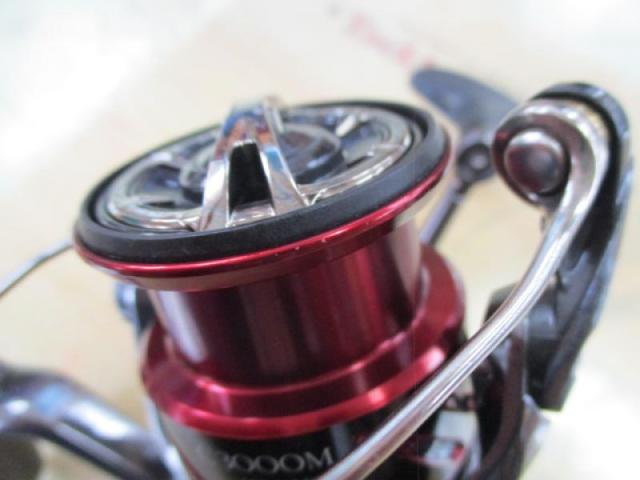 シマノ 16ストラディックC3000HGM 新品未使用 シマノ(SHIMANO) 16 ストラディック C3000HGM 037787