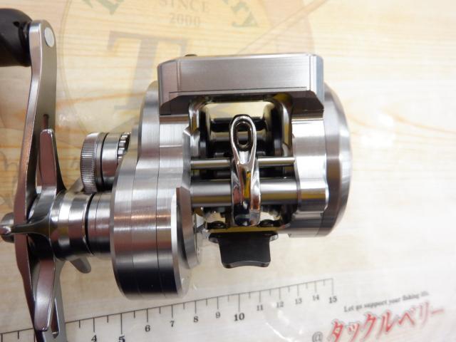 25 オシアコンクエスト CT 300HG 右　オシコン　美品付属品有送料込み！ シマノ オシア コンクエスト CT 300HG 右 (リール) 価格比較