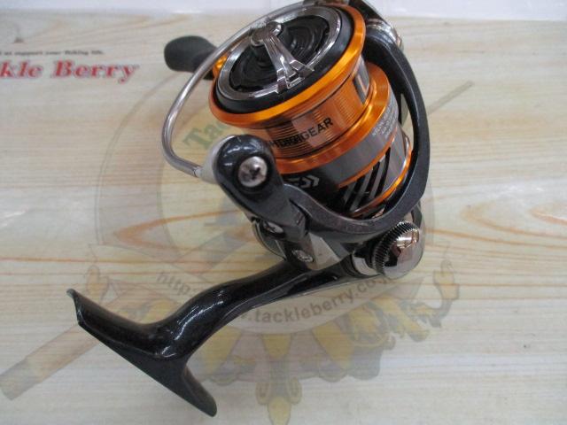【未使用品】ダイワ リール REVROS LT2000S-XH 20レブロス LT2000S-XH｜＠ベリーネット 日本最大新品中古釣具