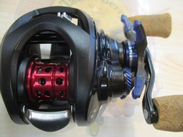 【中古/美品】 ダイワ SS AIR TW 8.5 左 ゴメクサスハンドルノブ付き  /A039M 中古/美品】 ダイワ SS AIR TW 8.5 左 ゴメクサスハンドルノブ