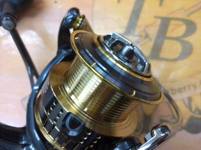 15イグジスト3012H Amazon | ダイワ(Daiwa) スピニングリール 15 イグジスト 3012H
