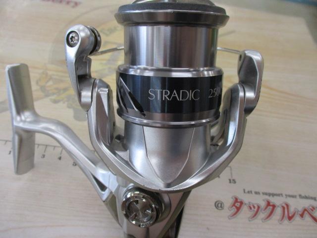 シマノ 15ストラディック2500S Amazon | シマノ(SHIMANO) スピニングリール 15 ストラディック