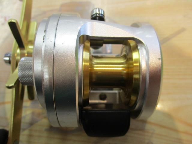 Shimano Calcutta 401Fシルバー リール ほぼ未使用品 Shimano Calcutta 401Fシルバー リール ほぼ未使用品 2025年最新