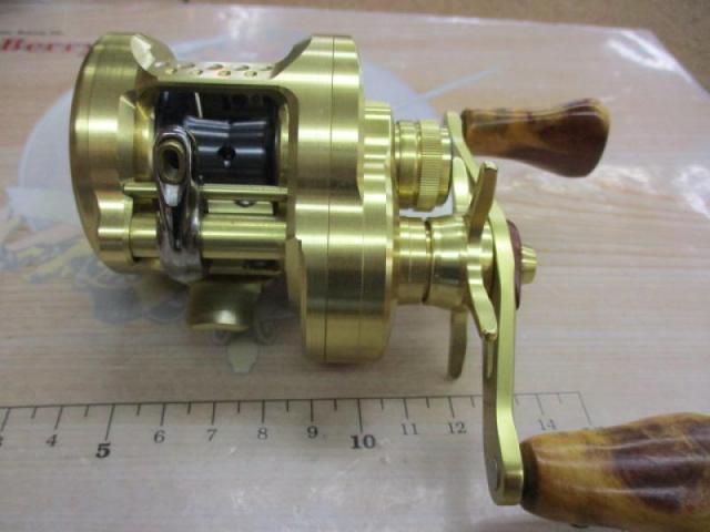 22 カルカッタコンクエスト201XG 美品 アンタレス IMZ スティーズ シマノ(SHIMANO) 22 カルカッタコンクエスト 201XG カルカッタ