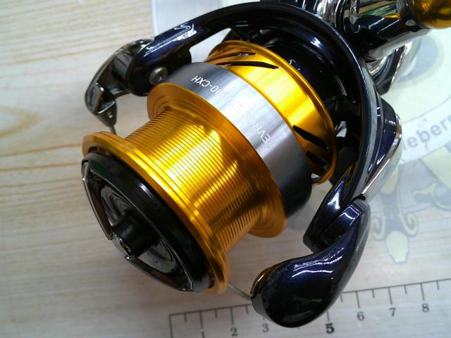 【美品】24 レブロスLT3000-CXH ダイワ スピニングリール 24レブロス LT3000-CXH【即日発送