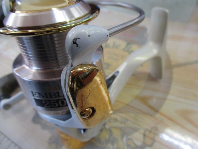 ダイワ エンブレム-S2500C Yahoo!オークション - ダイワ・エンブレムZ2500C・送料無料