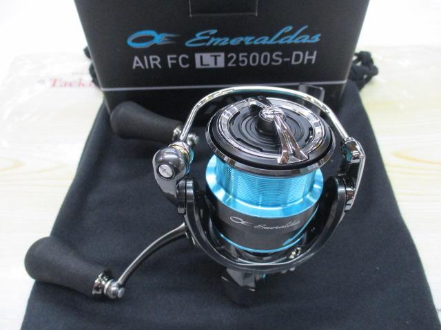 新品未使用】21 エメラルダス AIR FC LT2500S-DH DAIWA（釣り