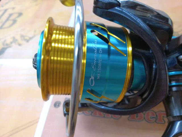お*し様 エメラルダスMX 2508-H-DH 本体のみ ダイワ エメラルダス MX 2508PE-H-DH (リール) 価格比較 - 価格.com