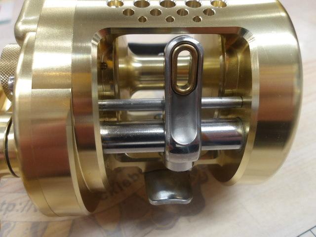 シマノ　カルカッタコンクエスト800F Amazon | シマノ(SHIMANO) ベイトリール 両軸 13 カルカッタF