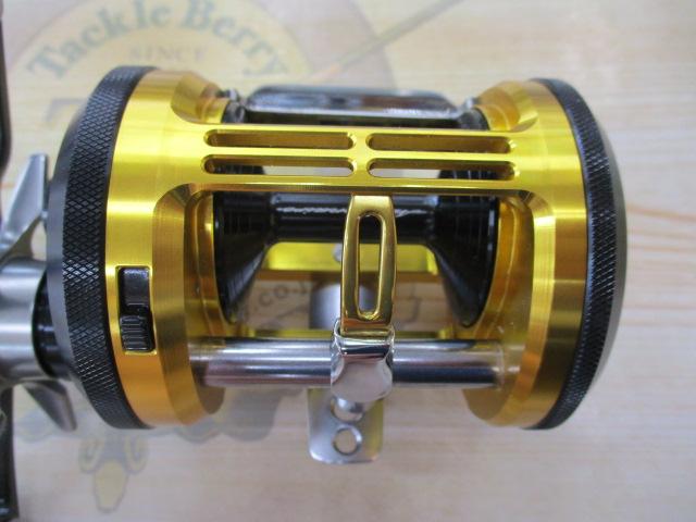 ダイワ　ミリオネアカゴ300 DAIWA（釣り） ダイワ ミリオネア カゴ 300 (右ハンドル) 両軸