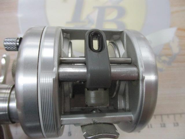 SHIMANO カルカッタ100シルバー SHIMANO - ❗️値下げ シマノ CALCUTTA 100 銀カルです美品！の
