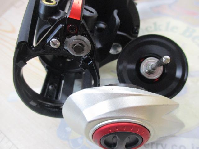 レボ5X HSLP-L REVO5 X (レボ5 X)｜AbuGarcia｜釣具の総合メーカー ピュア