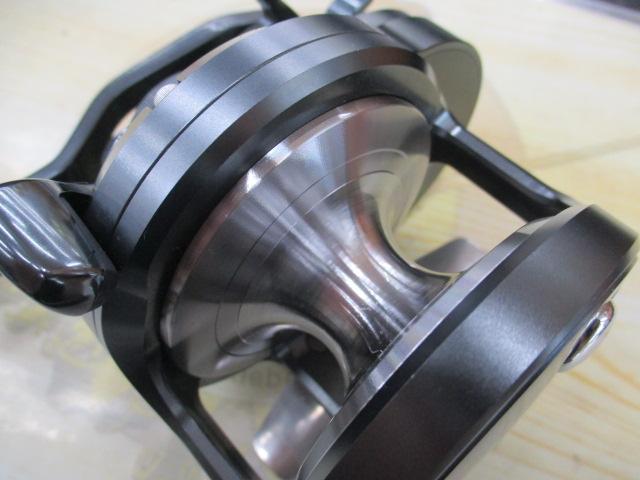 SHIMANO - §§SHIMANO シマノ オシアジガーFCNR 2001HG 左巻き 04005 ベイトリール 程度B SHIMANO シマノ オシアジガーFCNR 2001HG 左巻き 04005 ベイト