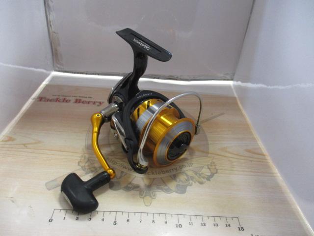 リール REVROS 3012H Amazon | ダイワ(Daiwa) スピニングリール 15 レブロス 3012H