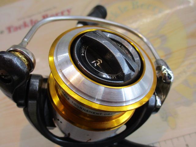 【美品】ダイワ11フリームス2506 スピニングリール ダイワ(Daiwa) 11フリームス 2506 00055444｜アウトドア用品