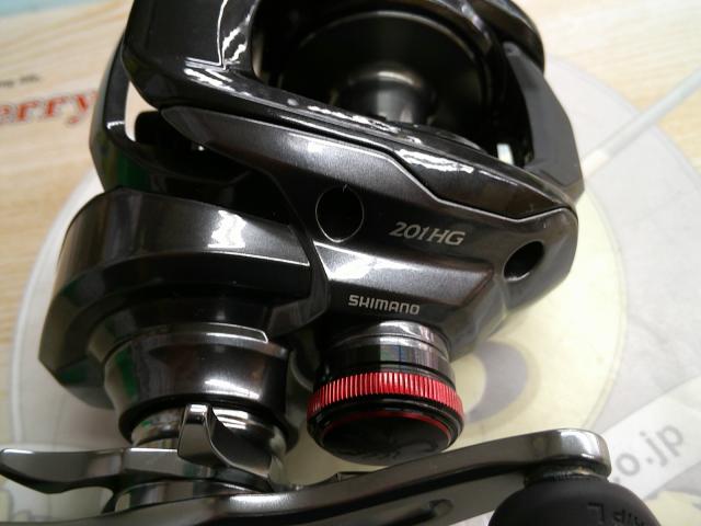リール 24 Scorpion MD 201HG シマノ ベイトリール 24スコーピオン MD 201HG(左): 釣具の