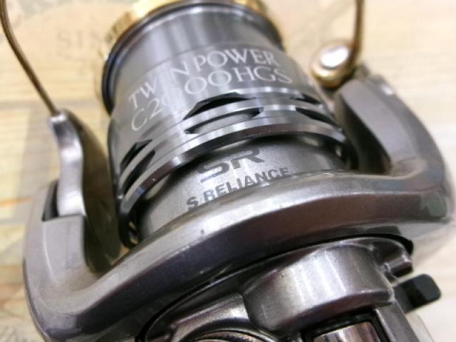 SHIMANO - 【中古】 シマノ 11 ツインパワー C2000HGS 花梨ノブ付  /A371M 11ツインパワー C2000HGS｜＠ベリーネット 日本最大新品中古釣具