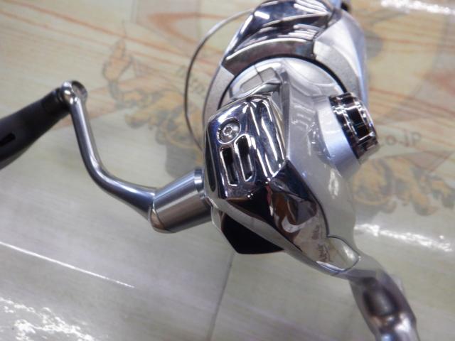 SHIMANO - 【中古/未使用品】 シマノ 19 ストラディック 4000   /A301M 楽天市場】【中古】シマノ(SHIMANO) リール 19 ストラディック