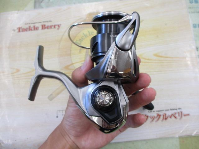 25 CALDIA LT4000-CXH 新品未使用　最安値 ダイワ スピニングリール 25カルディア LT4000-CXH【即日発送