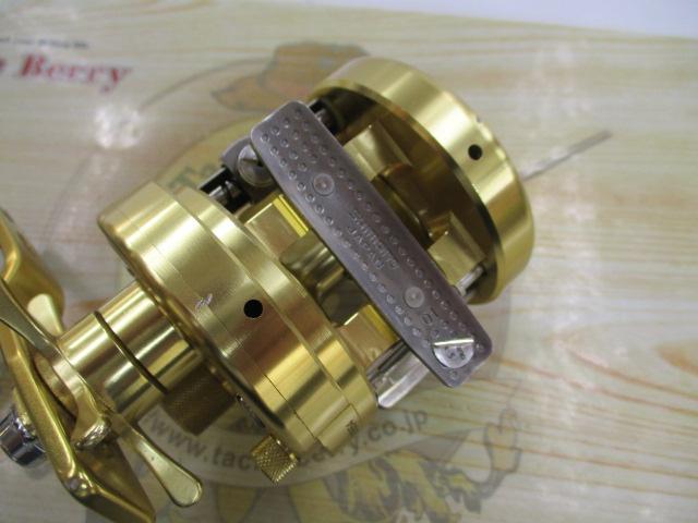 シマノ カルカッタコンクエスト800F シマノ 04カルカッタコンクエスト 800F/M376M ベイトリール 美品