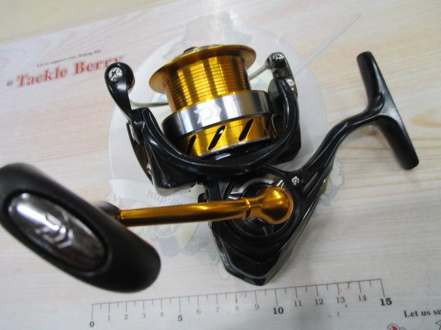 リール REVROS 3012H Amazon | ダイワ(Daiwa) スピニングリール 15 レブロス 3012H
