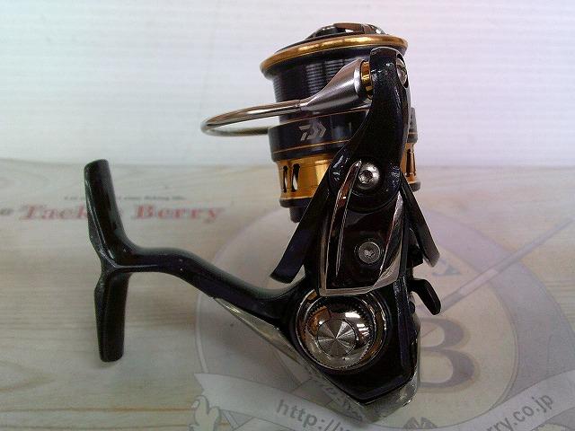 【新品未使用】18レガリスLT2000S ダイワ(Daiwa) 18レガリス LT2000S 00060011｜アウトドア用品