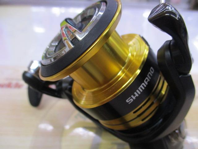 SHIMANO - 【翌日発送】シマノ 22サハラ4000XG 新品未使用品 シマノ 22サハラ 4000XG スピニング シーバス エギング 汎用