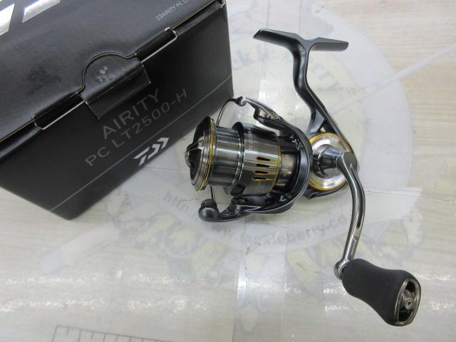 新品未使用Daiwa 23AIRITY PC LT2500 リール 収納袋付き 新品未使用Daiwa 23AIRITY PC LT2500 リール 収納袋付き