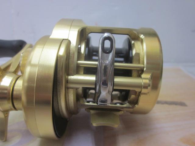 14カルカッタコンクエスト200 SHIMANO シマノ 14カルカッタコンクエスト200 右 - メルカリ