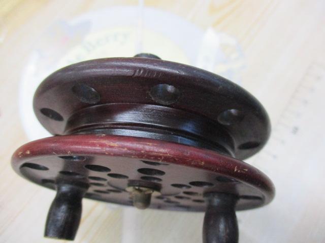 重利作ウッドリール