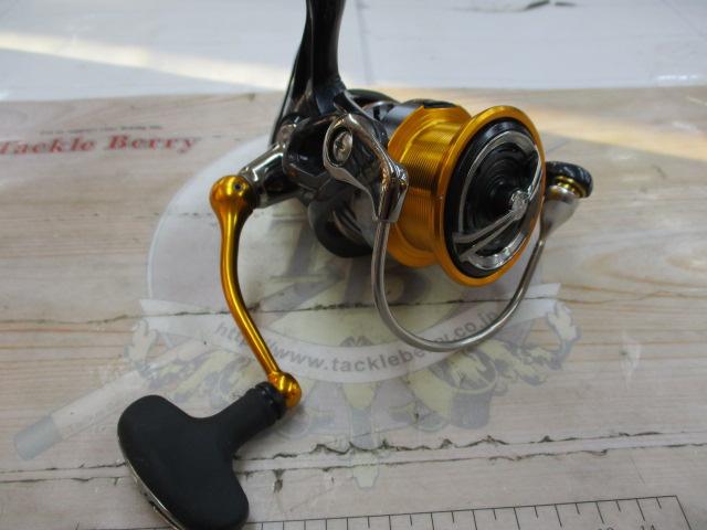 ダイワ 20 レブロス LT3000-CH 未使用品 DAIWA（釣り） ダイワ '20 REVROS(レブロス) LT3000-CH