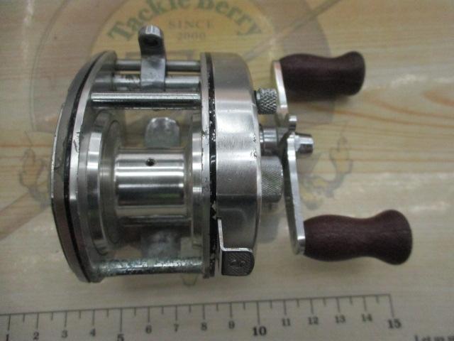 シマノ　バンタム　リール　300 シマノ/SHIMANO バンタム300/Bantam300 リール ベイトリール