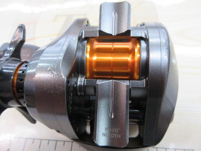 ダイワ　スティーズ　sv6.3l ベイトリール ブラック/オレンジ Amazon | ダイワ リール スティーズ SV 6.3L | ダイワ(DAIWA