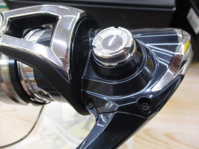 21 ツインパワー SW8000HG 未使用バリバス新品4号PE300M 付き 中古品】 シマノ 21 ツインパワー SW 8000HG: 中古