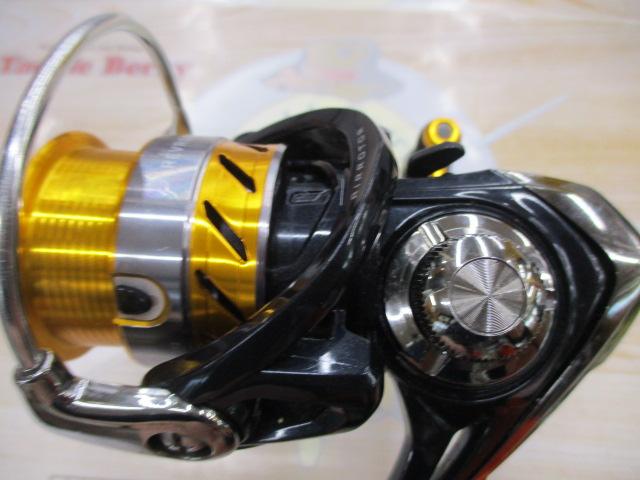 DAIWA REVROS 2004 x2 写真すべて SPORT LIFE PLANETSﾚﾌﾞﾛｽ2004: スピニングリール：スポーツ