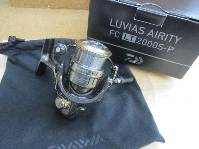 美品　LUVIAS AIRITY FC LT2000S P ルビアス　エアリティ ダイワ ルビアス エアリティ FC LT2000S-H (リール) 価格比較
